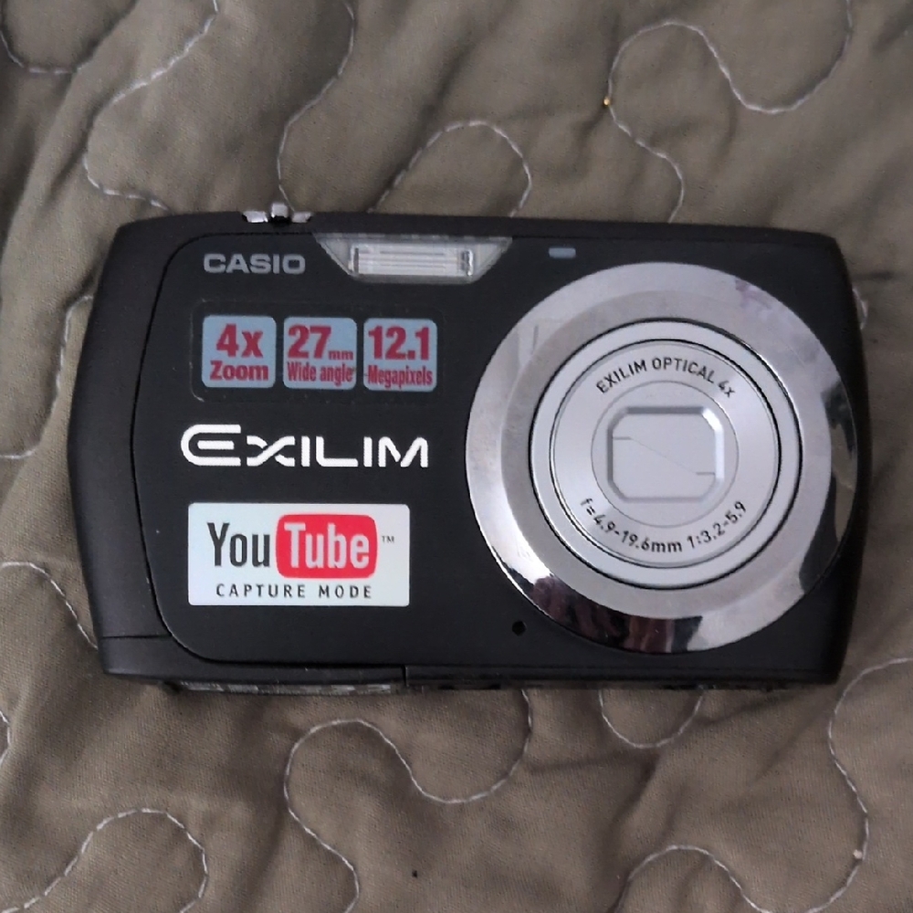 Casio Exilim Black Digital Camera - 12.1MP, 4x Zoom UPDATE NEW BATTERY WORKS100%